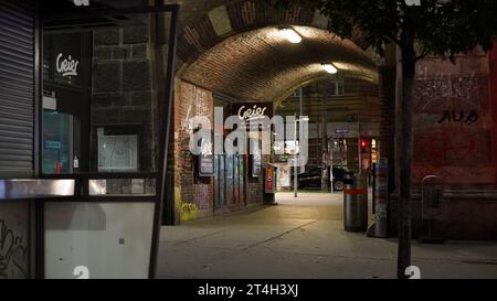 Eindrücke von 'Gürtel' bei Nacht, Wien, eine Ader von Wien und eine zentrale Meile von Wiens Nachtleben Stockfoto