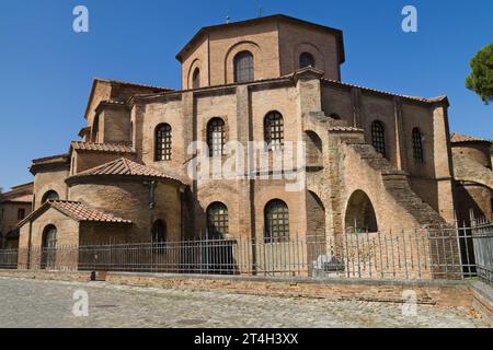 Außenansicht der Basilika San Vitale in Ravenna, Emilia-Romagna, Italien. Stockfoto