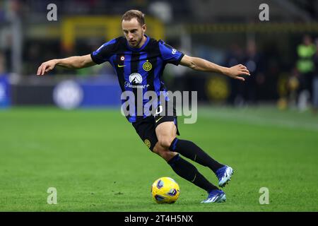 Carlos Augusto vom FC Internazionale im Spiel der Serie A zwischen FC Internazionale und AS Roma im Stadio Giuseppe Meazza am 29. Oktober 2023 in Mailand. Stockfoto