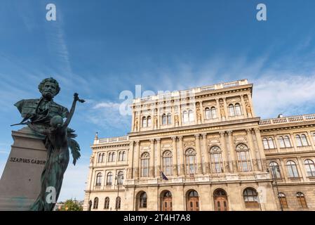 Budapest, Ungarn. 1. Oktober 2023 Ungarische Akademie der Wissenschaften, Magyar Tudomanyos Akademia, angesehene ungarische Bildungsgesellschaft, befindet sich in Stockfoto