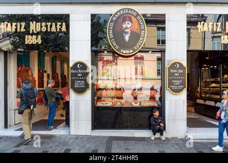 Istanbul, Türkei, Hafiz mustafa 1864 ist ein Geschäft, das alle Arten von türkischen Köstlichkeiten verkauft, nur redaktionell. Stockfoto