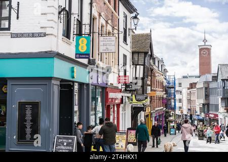 Shrewsbury, Shropshire, England, 1. Mai 2023. BT EE Store in traditionellen Hauptstraßen, Einzelhandel, Reise und Tourismus redaktionelle Illustration. Stockfoto