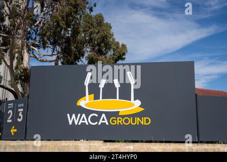 Perth, Australien. 31. Oktober 2023. Perth, Australien, 31. Oktober 2023: Ein Blick außerhalb des Stadions vor dem Spiel der Weber Womens Big Bash League 09 zwischen Perth Scorchers und Sydney Sixers auf dem WACA Ground in Perth, Australien (Noe Llamas/SPP) Credit: SPP Sport Press Photo. /Alamy Live News Stockfoto