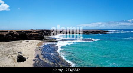 Blick auf Playa de los Ojos - Strand Los Ojos - bei El Puerto de la Cruz, Halbinsel Jandia, Fuerteventura, Kanarische Inseln, Spanien - 21.09.2023 Stockfoto