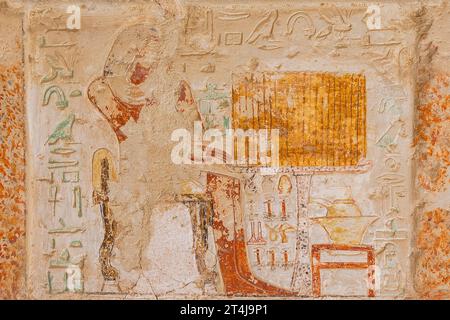 Ägypten, Sakkara, Grab von Mehu, Hof, falsche Tür von Kahotep, Sohn von Mehu. Stockfoto