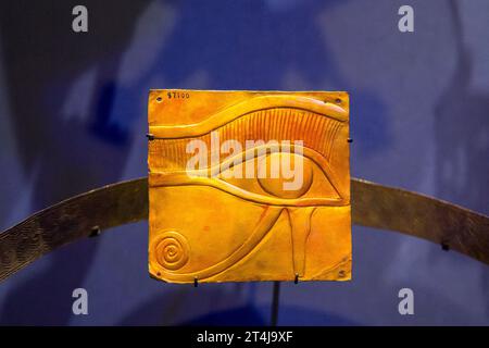 Ägypten, Kairo, Ägyptisches Museum, Schmuck in der königlichen Nekropole von Tanis gefunden : Udjat Auge, Begräbnis des Prinzen Hornakht. Stockfoto