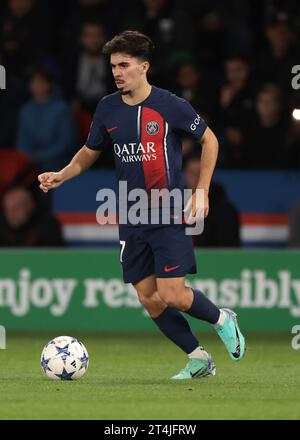 Paris, Frankreich. Oktober 2023. Vitinha von PSG während des Spiels der UEFA Champions League im Parc des Princes in Paris. Der Bildnachweis sollte lauten: Jonathan Moscrop/Sportimage Credit: Sportimage Ltd/Alamy Live News Stockfoto