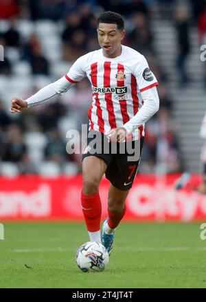 Jobe Bellingham von Sunderland in Aktion während des Sky Bet Championship Matches im Stadium of Light in Sunderland. Bilddatum: Samstag, 28. Oktober 2023. Stockfoto