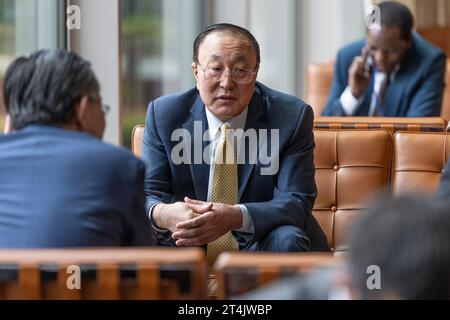 New York, USA. 31. Oktober 2023. Botschafter und Ständiger Vertreter Chinas am 31. Oktober 2023 im UN-Hauptquartier in New York. (Foto: Lev Radin/SIPA USA) Credit: SIPA USA/Alamy Live News Stockfoto