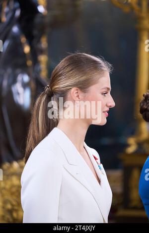 Madrid. Spanien. 20231031 nimmt Königin Letizia von Spanien am 31. Oktober 2023 in Madrid den Treueid zur spanischen Verfassung der Prinzessin von Asturien im Königspalast ab Stockfoto