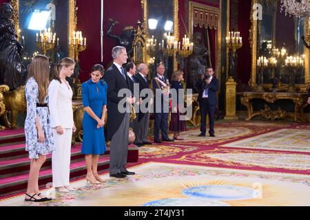 Madrid, Madrid, Spanien. 31. Oktober 2023. König Felipe VI. Von Spanien, Königin Letizia von Spanien, Kronprinzessin Leonor, Prinzessin Sofia nimmt am 31. Oktober 2023 im Königspalast in Madrid, Spanien den Treueid zur spanischen Verfassung der Prinzessin von Asturien ab (Foto: © Jack Abuin/ZUMA Press Wire). Nicht für kommerzielle ZWECKE! Stockfoto