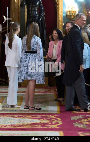 Madrid, Madrid, Spanien. 31. Oktober 2023. Kronprinzessin Leonor, Prinzessin Sofia nimmt am 31. Oktober 2023 im Königspalast in Madrid, Spanien den Treueid zur spanischen Verfassung der Prinzessin von Asturien ab (Foto: © Jack Abuin/ZUMA Press Wire). Nicht für kommerzielle ZWECKE! Stockfoto