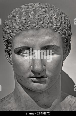 Junger Herkules, 2. Jahrhundert aus Orig. Griechen des 4. Jahrhunderts v. Chr. antike römische Büsten aus der Sammlung Farnese, nationales Archäologisches Museum von Neapel Italien. Stockfoto