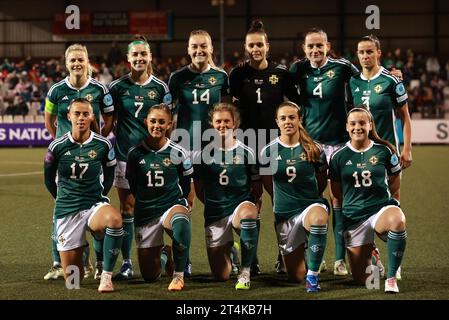 Nordirland posiert für ein Mannschaftsfoto vor dem Spiel der UEFA Women's Nations League Gruppe B1 im Seaview Stadium in Belfast. Bilddatum: Dienstag, 31. Oktober 2023. Stockfoto