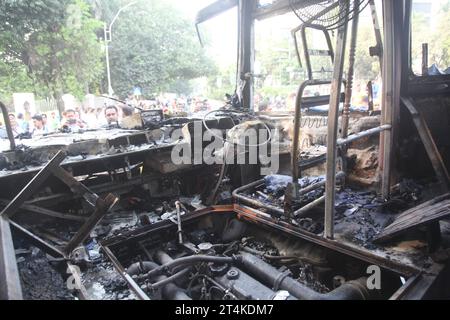 Dhaka Bangladesch 31. Oktober 2023. Am ersten Tag der 72-stündigen Blockade, die von der Bangladesch Nationalist Party BNP und der Jamaat-e-Islam Party ausgerufen wurde, miscrea Stockfoto