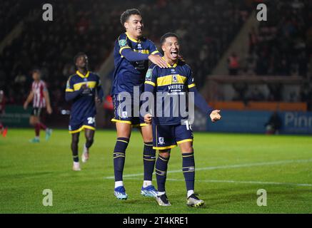 Samuel Silvera (rechts) von Middlesbrough feiert das zweite Tor ihrer Mannschaft während des Spiels der vierten Runde des Carabao Cup in St James Park, Exeter. Bilddatum: Dienstag, 31. Oktober 2023. Stockfoto