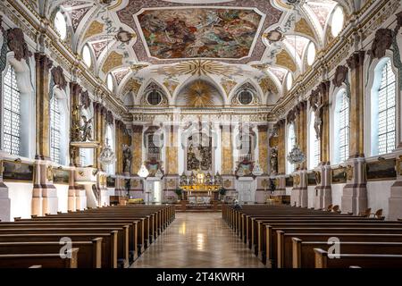 Das Innere der Buergersaalkirche, Bürgerhalskirche in München. Es wurde 1709 erbaut und ist ein historisches Gebäude in der Innenstadt von Mu Stockfoto