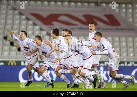 Brügge, Belgien. 31. Oktober 2023. Essevees Spieler feiern, nachdem sie 1/16 am Dienstag, den 31. Oktober 2023, in Brügge ein Spiel zwischen Cercle Brugge und Zulte Waregem gewonnen haben. BELGA FOTO KRISTOF VAN ACCOM Credit: Belga News Agency/Alamy Live News Stockfoto