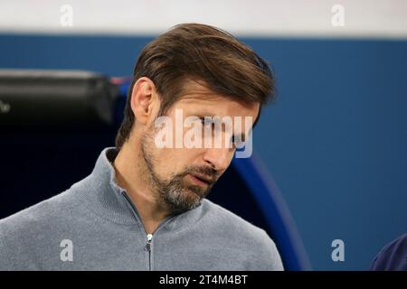 Sankt Petersburg, Russland. 31. Oktober 2023. Sergei Semak, Cheftrainer von Zenit, der während des russischen Fußballspiels 2023/2024 zwischen Zenit Sankt Petersburg und Krylia Sovetov Samara in der Gazprom Arena in Aktion war. Das Team Zenit FC gewann gegen Krylia Sovetov mit einem Endstand von 1:0. Quelle: SOPA Images Limited/Alamy Live News Stockfoto