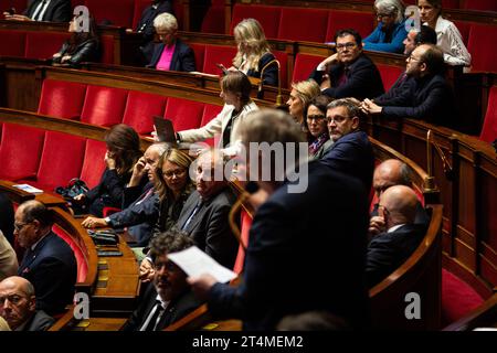 Paris, Frankreich. 31. Oktober 2023. Allgemeine Ansicht in der Nationalversammlung während der Sitzung der Fragen an die Regierung. Eine wöchentliche Sitzung mit Fragen an die französische Regierung in der Nationalversammlung im Palais Bourbon in Paris. (Foto: Telmo Pinto/SOPA Images/SIPA USA) Credit: SIPA USA/Alamy Live News Stockfoto