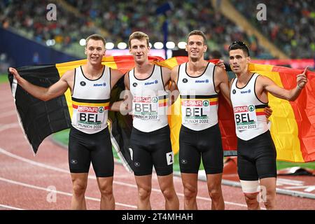 Alexander Doom, Julien Watrin, Kevin Borlée, Dylan Borlee (Belgien). 4x400 Relais Silbermedaille. Europameisterschaften München 2022 Stockfoto