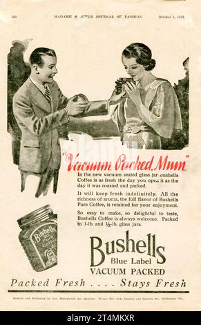 Eine historische australische Zeitschriftenanzeige für den vakuumverpackten Kaffee von Bushells aus dem Jahr 1936, veröffentlicht in Madam Weigel's Journal of Fashion. Stockfoto