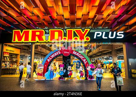 MR. D.I.Y. Plus im Mid Valley Megamall in Kuala Lumpur, Malaysia. Stockfoto