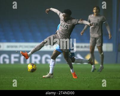 Peterborough, Großbritannien. 31. Oktober 2023. Dante Cassanova (TH-U21) beim Spiel Peterborough United gegen Tottenham Hotspur U-21 EFL Trophy im Weston Homes Stadium, Peterborough, Cambridgeshire, am 31. Oktober 2023. Quelle: Paul Marriott/Alamy Live News Stockfoto