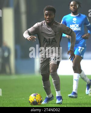 Peterborough, Großbritannien. 31. Oktober 2023. Nile John (TH-U21) beim Spiel Peterborough United gegen Tottenham Hotspur U-21 EFL Trophy im Weston Homes Stadium, Peterborough, Cambridgeshire, am 31. Oktober 2023. Quelle: Paul Marriott/Alamy Live News Stockfoto