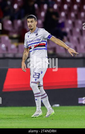 Sampdorias italienischer Verteidiger Fabio Depaoli gestikulierte während des italienischen Fußballpokalspiels zwischen Unione Sportiva Salernitana und Unione Calcio Sampdoria am 31. Oktober 2023 im Arechi-Stadion in Salerno. Stockfoto