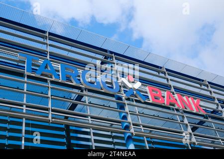 Targo Bank, Schild und Logo an der Fassade Stockfoto