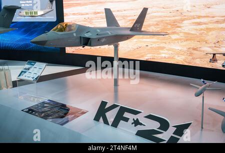 Seongnam, Südkorea - 21. Oktober 2023: KF-21 Boramae wird auf der Flugschau ADEX 2023 in Seoul gezeigt. Stockfoto