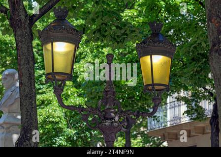 Historische Straßenlaterne aus dem 19. Jahrhundert, Paris, Frankreich Stockfoto