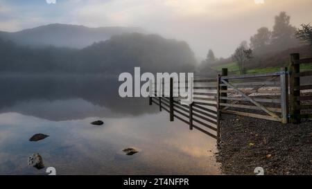 Sonnenaufgang, Rydal Water, Grasmere, Lake District National Park, Cumbria, England, Großbritannien Stockfoto