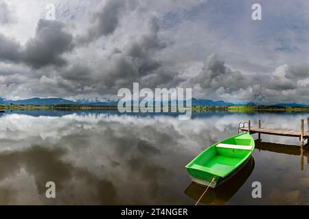 Gewitterwolken bei Sonnenuntergang, Hopfensee, Hopfen am See, bei Füssen, Ostallgaeu, Allgaeu, Bayern, Deutschland Stockfoto