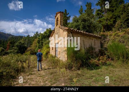 Eremitage von Sant Francesc de Carbonell, mitten in den Guilleries, in der Gemeinde Osor (La Selva, Girona, Katalonien, Spanien) Stockfoto