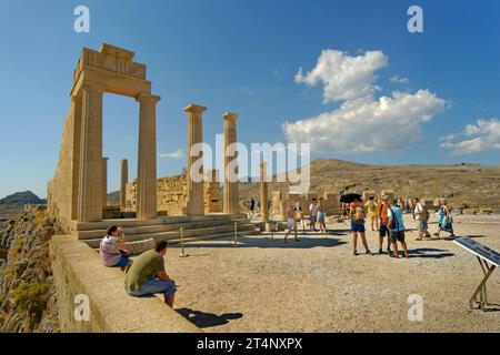 Der Tempel der Athena Lindia, Teil der Akropolis von Lindos auf der Insel Rhodos, Griechenland. Stockfoto