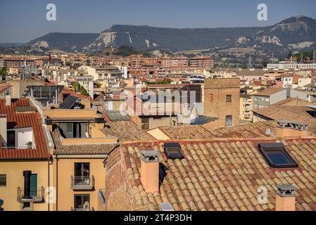 Dächer und Gebäude von Vic vom historischen Stadtzentrum (Osona, Barcelona, Katalonien, Spanien) ESP: Tejados y edificios de Vic (Barcelona, España) Stockfoto