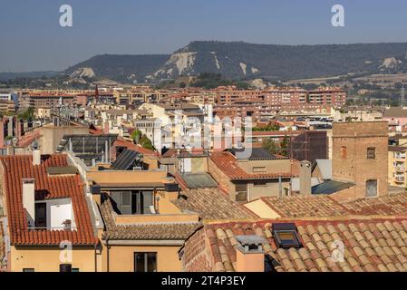 Dächer und Gebäude von Vic vom historischen Stadtzentrum (Osona, Barcelona, Katalonien, Spanien) ESP: Tejados y edificios de Vic (Barcelona, España) Stockfoto