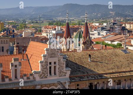 Dächer und Gebäude von Vic vom historischen Stadtzentrum (Osona, Barcelona, Katalonien, Spanien) ESP: Tejados y edificios de Vic (Barcelona, España) Stockfoto