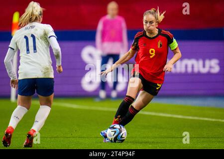 Leuven, Belgien. 31. Oktober 2023. LEUVEN, BELGIEN - OKTOBER 31: Tessa Wullaert aus Belgien dribbelt mit dem Ball während des Spiels der UEFA Women's Nations League zwischen Belgien und England am 31. Oktober 2023 in den Dreef in Leuven, Belgien (Foto: Rene Nijhuis/BSR Agency) Credit: BSR Agency/Alamy Live News Stockfoto