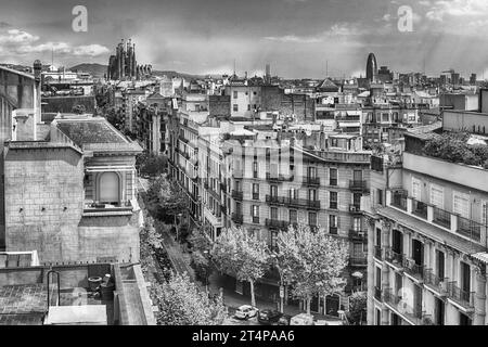 Blick über die Dächer des Viertels Eixample in Barcelona, Katalonien, Spanien Stockfoto