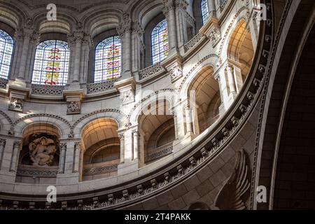 Im Inneren der Basilika Sacré-Coeur in Paris Stockfoto