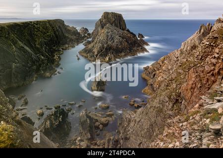 Malin Head, Irlands nördlichster Punkt, bietet atemberaubende Landschaften und dramatische Klippen und wurde in mehreren Filmen und TV-Shows gezeigt, darunter Sta Stockfoto