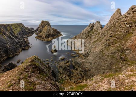 Malin Head, Irlands nördlichster Punkt, bietet atemberaubende Landschaften und dramatische Klippen und wurde in mehreren Filmen und TV-Shows gezeigt, darunter Sta Stockfoto