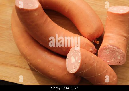 Ein Ring Lyon-Wurst vom Grill Stockfoto