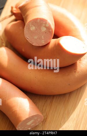 Ein Ring Lyon-Wurst vom Grill Stockfoto