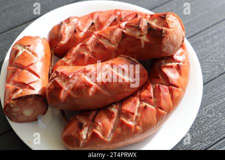 Ein Ring Lyon-Wurst vom Grill Stockfoto