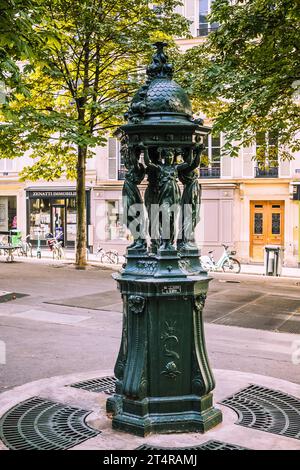 Wallace Fountain, gusseiserne Trinkwasserbrunnen, entworfen von Charles-Auguste Lebourg, Paris, Frankreich, Europa Stockfoto