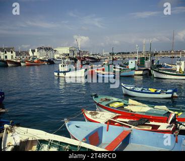 Frankreich. Bretagne. Le Guilvinec. Boote im Hafen. Stockfoto